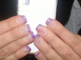 Appliquer le stylo primer sur toute la surface de l'ongle naturel et la capsule en évitant le contour. Pose Ongles Gels Uv Yuna Beaute