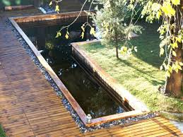 Dans une piscine en bois, le revêtement est généralement du liner : La Piscine 100 Bois Une Nouvelle Alternative