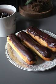 Les Eclairs Au Chocolat Cinnamon And Cake Eclair Au Chocolat Chocolat Alimentation