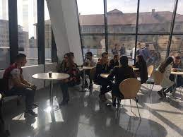 Facultatea de drept şi ştiinţe administrative a fost autorizată să funcţioneze pentru specializarea drept prin hotarârea guvernului nr. Sase DeÅ£inuÅ£i Ai Penitenciarului Craiova CÄrÅ£i Vii Pentru StudenÅ£ii FacultÄÅ£ii De Drept Stiri Regionale Oltenia Jurnalul Olteniei