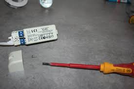 Est il possible davoir 2 décodeur bbox tv?? Faire Le Branchement D Un Spot Avec Transformateur 12v Et Ampoule Halogene