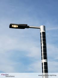 Soluxio Solar Light Post With Led Lighting Turned On During The Day Solar Powered Led Lights Solar Street Light Outdoor Solar Lights