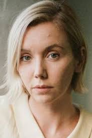 Lauren Lyle's Instagram, Twitter & Facebook