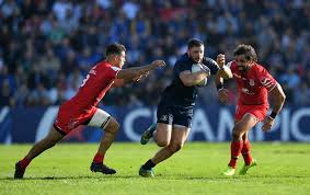 Toulouse wing yoann huget feigns injury after being touched by bath wing horacio agulla during the revivez l'essai marqué par yoann huget à murrayfield face à l'ecosse lors du tournoi des 6. Yoann Huget Zimbio