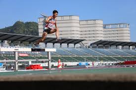 走る 走る間に障害物を二十八回 水郷を七回飛び越える競技です。 持久力に加え、障害物を飛び越える技術も必要なハードな種目です。 三浦選手はすでに参加標準記録の八分二十二秒を突破して. é™¸ä¸Šé•·è·é›¢éƒ¨ Longdistanceteam Rule