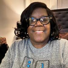 Hillary Mcfadden's Instagram, Twitter & Facebook