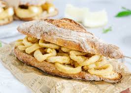 Bocadillo de calamares casero, el clásico bocata madrileño