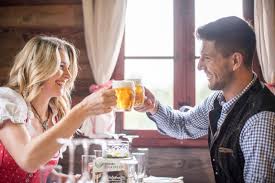 Im mittelpunkt seiner verkündigung stand der lebendige und helfende gott, welcher er den menschen näher zu bringen. Die Macher 140 Jahre Welser Volksfest