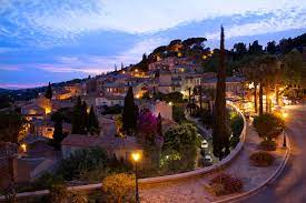 Cette seconde partie montre le vil. Bormes Les Mimosas Provence Cote D Azur Provacances