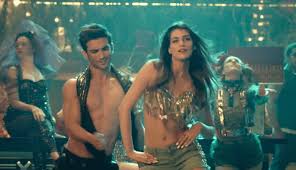 Main Tera Boyfriend Lyrics Raabta Lyrics Papa Hawaaon se tera pata poochta hoon ab toh aaja tu kahin. main tera boyfriend lyrics raabta