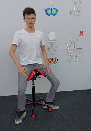 Zu differenzieren ist zwischen drei. Student Salli