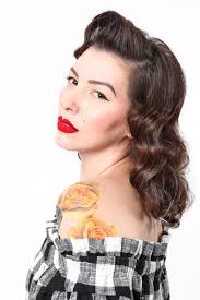 Holiday Hairstyle: Retro Waves