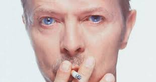 When he was about 15, bowie got in a fight with a good friend whose fingernail sliced into his. For This Reason David Bowie Had Various Eye Color Entertainment