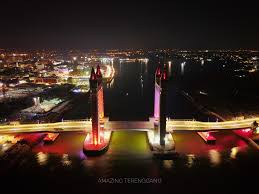 Kuala terengganu is the state capital of terengganu, on the east coast of peninsular malaysia. Jambatan Angkat Kuala Terengganu Lokasi Menarik Untuk Fotografi Dan Peluang Menang Hadiah Tunai Rm14 250 Sifoodotcom