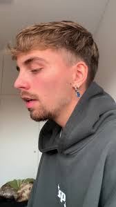 Cover de 'No Pienso Llamar' por Quevedo