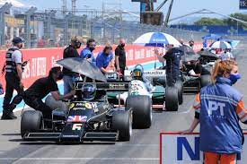 Un exploit pour le pilote ferrari qui a confié souffrir. Ces Formule 1 Des Annees 1970 Qui Ont Fait Les Belles Heures Du Grand Prix De France L Equipe