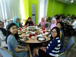 Mr singh says more and more multinational companies took advantage of cyberjaya's cheap land and set up back offices for their global operations. Private Company Having Lunch At Ketam Manis Cyberjaya Picture Of Ketam Manis Seafood Restaurant Cyberjaya Tripadvisor
