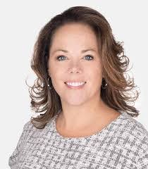 Lisa Gayton's Instagram, Twitter & Facebook