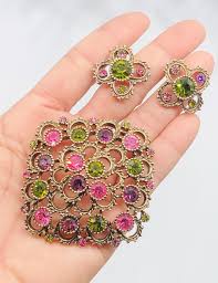 SARAH COVENTRY JEWELRY BROOCHES LOT