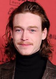 Derek Hull's Instagram, Twitter & Facebook