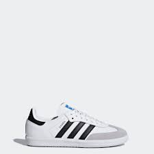 Over 30 years of traditional style and high performance are yours in the adidas® men's samba classic indoor soccer shoe. Samba Adidas De 100 Tage Kostenloser Umtausch