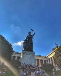 Es Ist Schon Wieder Wiesn Halbzeit Bavaria Munchen Sightseeing Cityscape Theresienwiese Oktoberfest Wiesn2018 Statue Of Liberty Landmarks Statue