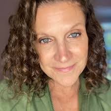 Tracy Manton's Instagram, Twitter & Facebook