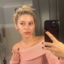 Lara simpson (@lara_lara_laraa)