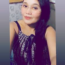 Elena Veloz's Instagram, Twitter & Facebook