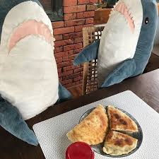 Pin Ot Polzovatelya Yxinnn Na Doske Shark Ikea Mem Akula Myagkie Igrushki Akula