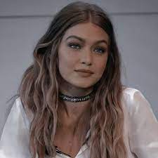 Gigi hadid bella hadid gigi hadid aesthetic icon kendall jenner kylie jenner gigi and bella gigi and kendall bella and kendall hadids sisters sister blonde gigi zayn. Pin On Gigi Hadid