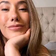 angélique Eva (@bruno.eglizeau)