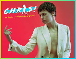 Elle sera l'enfant illégitime de klaus nomi et d'andy kaufman, qui apparaît en smoking et cheveux lâchés. Christine And The Queens Rate Fin The Popjustice Forum