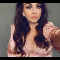 Tamara Lowe's Instagram, Twitter & Facebook