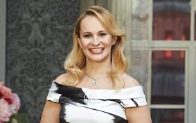 Proslavila se především díky muzikálům.nejznámější. Monika Absolonova Zacina S Dietou Konec Materske