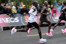What am i right about this time? Eliud Kipchoge S Sub Two Hour Marathon Record Sparks Debate Over Runner S Shoes Abc News