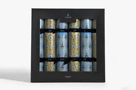 Gold snowflake crackers, red & gold parcel crackers, silver & white crackers, gold whatever your fancy the tom smith collection of luxury christmas crackers offers something for just about every taste. Luxury Christmas Crackers 2020 7 Of The Best Tatler