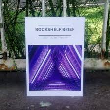 Saat membaca buku, sang anak tersebut diterangi sinar lampu minyak, sedangkan ibunya dengan. Fiksi Product Categories Kineruku