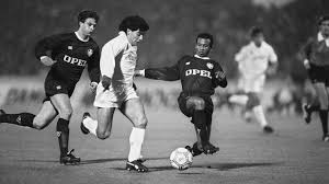 7 Dewa Sepak Bola Dunia Termasuk Maradona, Messi, dan Ronaldo, Siapa yang  Terbaik? - Dunia Bola.com