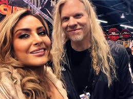 🤘Live For This🤘 Some of my favorite moments of @thenammshow 2025 (yes I  took a million photos because it's what I do) 🤘😆🤘 #prlife #metallife  It's the publicist in me 💁‍♀️