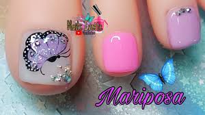 Como en la imagen de arriba, hice un patrón similar a la henna con negro sobre una base blanca. Diseno De Unas Para Pies Muy Facil Decoracion De Unas Pies Con Mariposa Morado Lila Nail Art Youtube