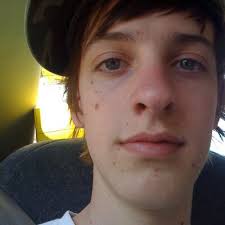 Oliver Robertson (@ollie_robbi)