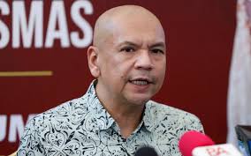 No difference between doctors, sundry shop owners, minister says