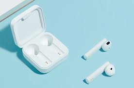 در هدفون های بی‌سیم true wireless ارتباط کابلی بین گوشی سمت راست و چپ از وجود ندارد. Ø´ÛŒØ§Ø¦ÙˆÙ…ÛŒ Ùˆ Ù…Ø¹Ø±ÙÛŒ Ù‡Ø¯ÙÙˆÙ† Ø¨ÛŒ Ø³ÛŒÙ… Ø¬Ø¯ÛŒØ¯ Mi Airdots 2 Se