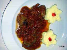 Folositi vin alb pentru carnea de pasare si peste si vin rosu. Ficatei De Pui Cu Vin Si Sos De Rosii Retete Originale Cu Nicole