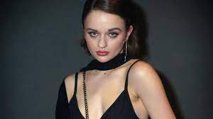 Joey lynn king is an american actress. Joey King Sexy Hd Wallpaper 2456 2560x1440 Px Pickywallpapers Com