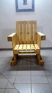 Frau arbeitet auf baustelle mit paletten. Die 8 Besten Ideen Zu Paletten Sessel Paletten Sessel Paletten Mobel Aus Paletten