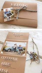 leuke stijl leuk met de foto letters over elkaar heen iets te druk symbolen en korte tekst leuk bruiloftsuitnodigingen uitnodigingen bruiloft kaart bruiloft