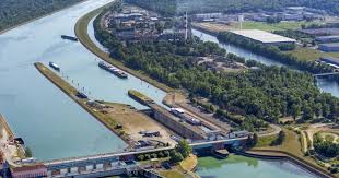 Barrages poids un barrage poids est un barrage dont la propre masse suffit à résister à la pression exercée par l'eau. Strasbourg Centrale Hydroelectrique Au Fil Du Rhin