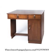 Tentukan desain meja kerja yang sesuai dengan kantor anda. Meja Kerja Minimalis Kayu Jati Furniture Asli Jepara